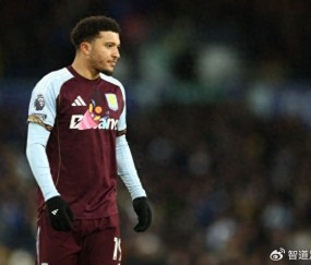 LOL直播-又一位大英帝星成流星 本赛季19场1球 19岁身价1.3亿 25岁2000万|曼联|维拉|桑乔|英格兰|阿斯顿维拉_新浪体育_新浪新闻