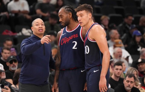 赛事赛程快查-卢：本赛季34岁伦纳德打出了生涯高光 非常希望他能入选一阵