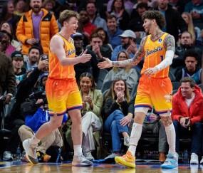 世界赛官网直播预告-NBA彩经：公牛难敌湖人 火箭大胜灰熊 森林狼复仇勇士