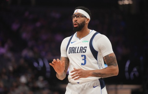 Stein：独行侠将寻求手部专科医生评估浓眉伤势的严重程度