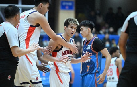 赛事赛程快查-16分3助攻！郭艾伦王者归来，被徐昕拖累送违体，加时赛带队赢球